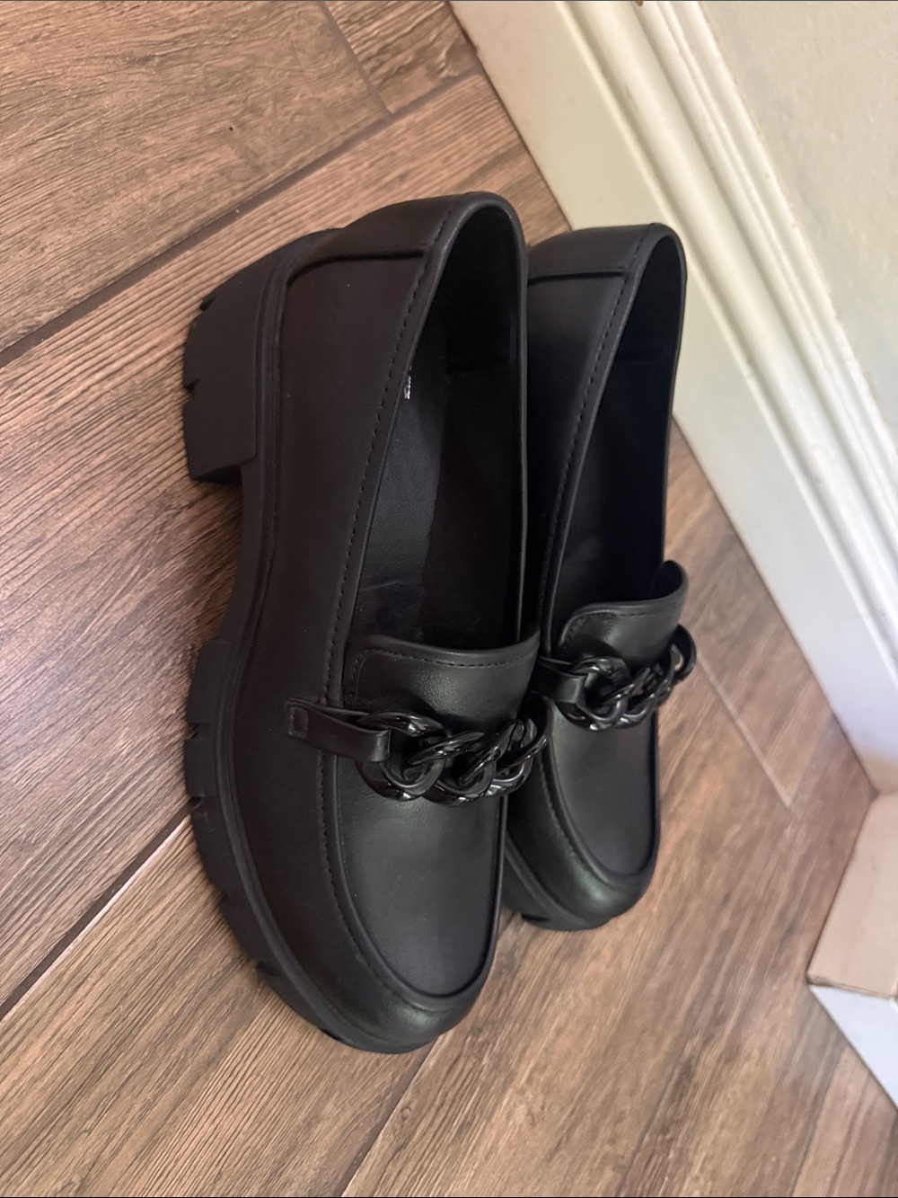 Madden NYC Loafers Sz 10 Chunky Black Platform Chain Y2K Gothic Academia Classic